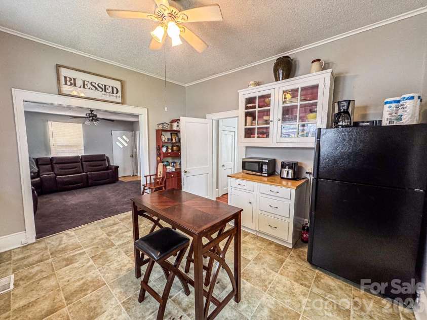 102 6th EM Street, Marion, NC 28752.  MLS# CAR4366313, YatesRealty ID 9549. 