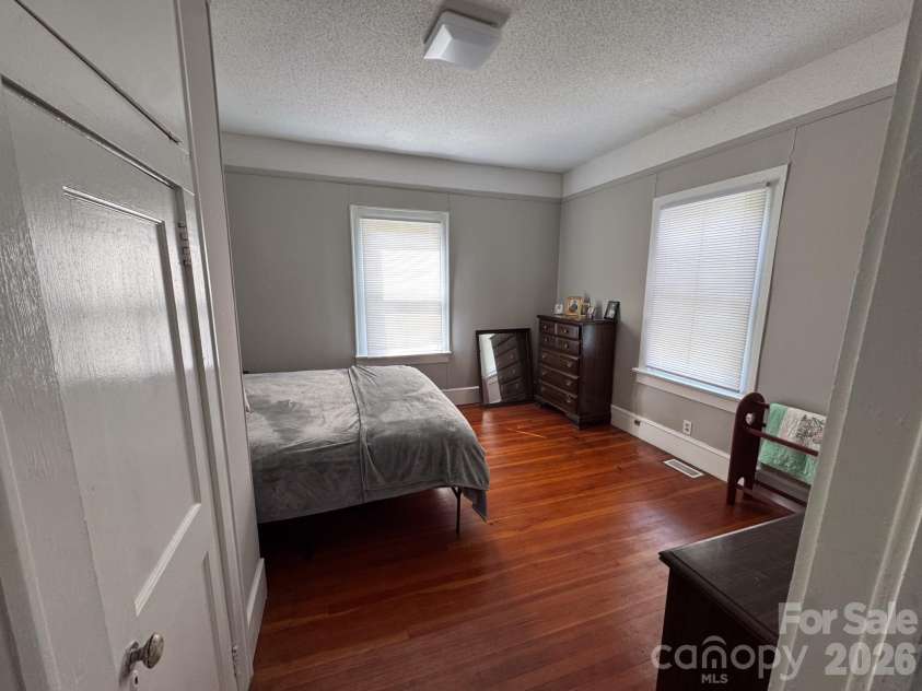 102 6th EM Street, Marion, NC 28752.  MLS# CAR4366313, YatesRealty ID 9549. 
