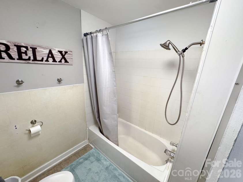 102 6th EM Street, Marion, NC 28752.  MLS# CAR4366313, YatesRealty ID 9549. 