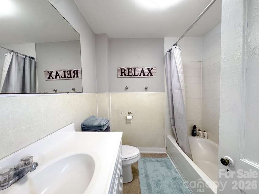 102 6th EM Street, Marion, NC 28752.  MLS# CAR4366313, YatesRealty ID 9549. 