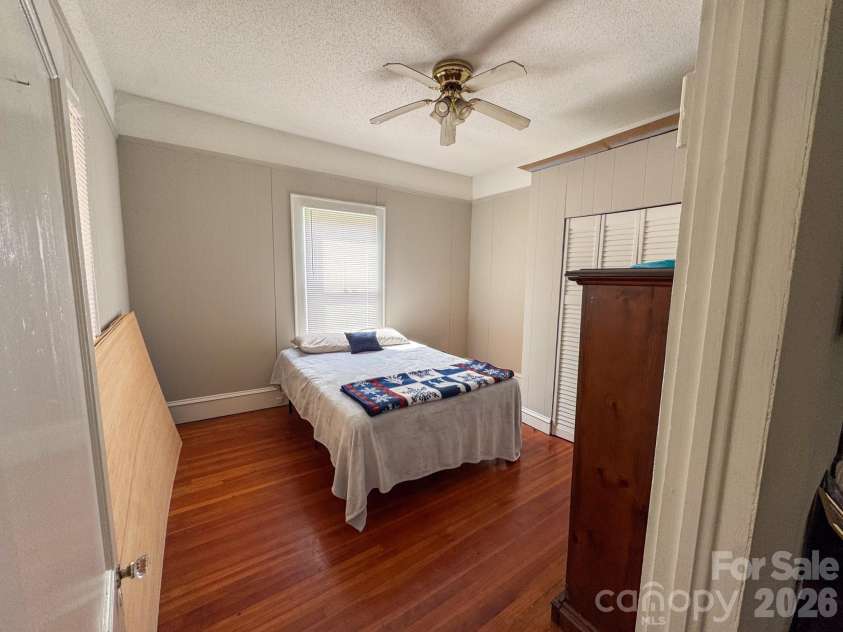 102 6th EM Street, Marion, NC 28752.  MLS# CAR4366313, YatesRealty ID 9549. 