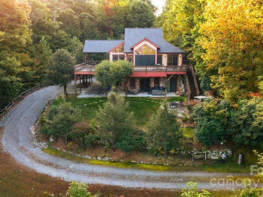 300 Falls View Drive, Lake Toxaway, NC 28774.  MLS# CAR4311504, YatesRealty ID 955. 
