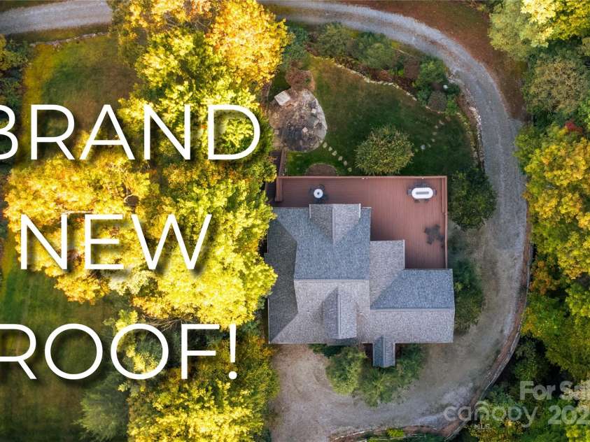 300 Falls View Drive, Lake Toxaway, NC 28774.  MLS# CAR4311504, YatesRealty ID 955. 