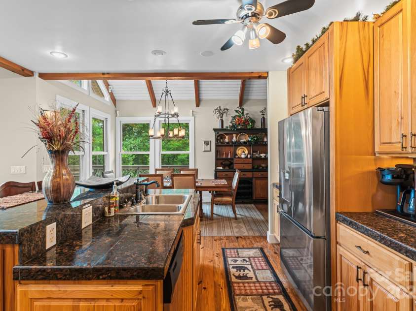 300 Falls View Drive, Lake Toxaway, NC 28774.  MLS# CAR4311504, YatesRealty ID 955. 