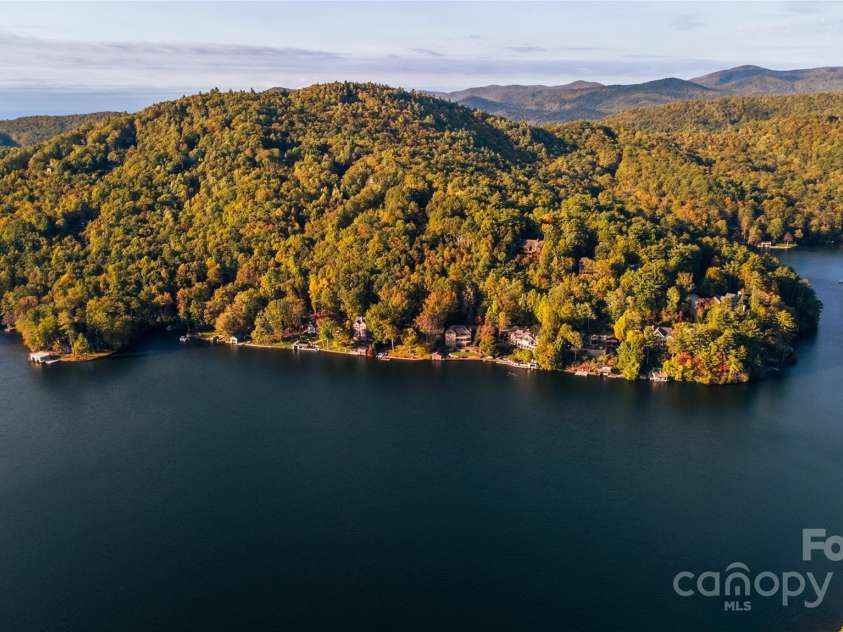 300 Falls View Drive, Lake Toxaway, NC 28774.  MLS# CAR4311504, YatesRealty ID 955. 