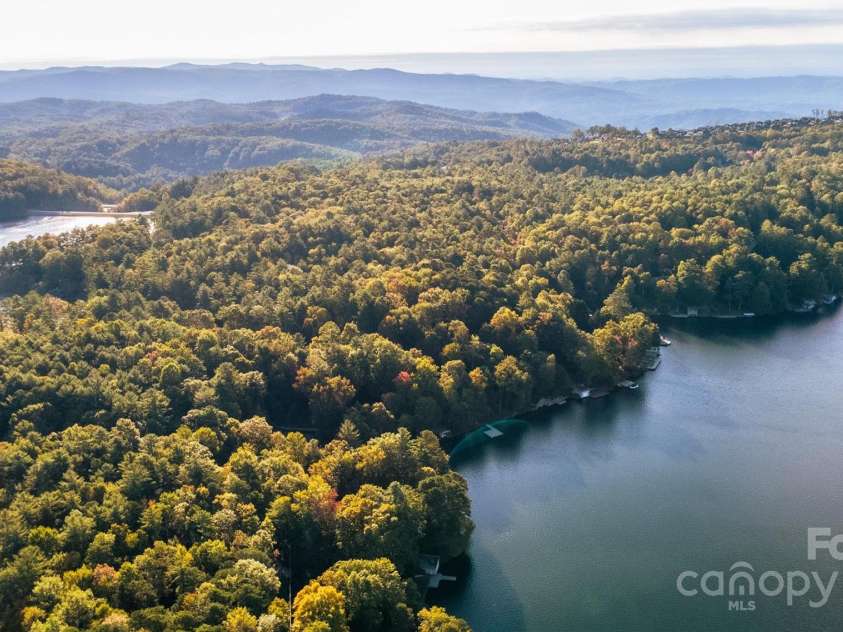 300 Falls View Drive, Lake Toxaway, NC 28774.  MLS# CAR4311504, YatesRealty ID 955. 