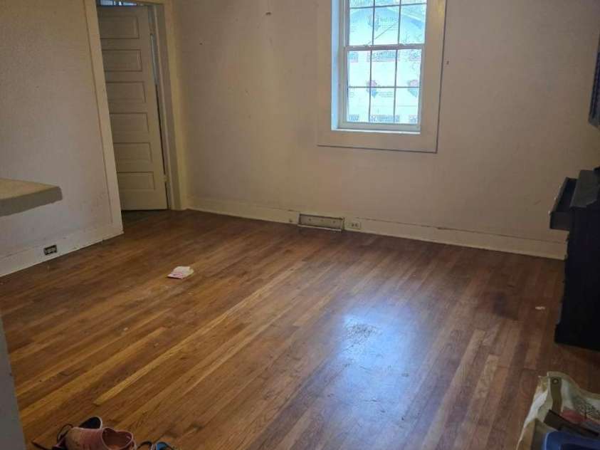 50 Ranlo Avenue, Gastonia, NC 28054.  MLS# CAR4205510, YatesRealty ID 955. 