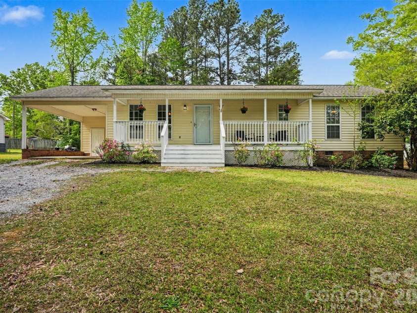 2716 Norfolk Road, Lancaster, SC 29720.  MLS# CAR4365825, YatesRealty ID 9550. 
