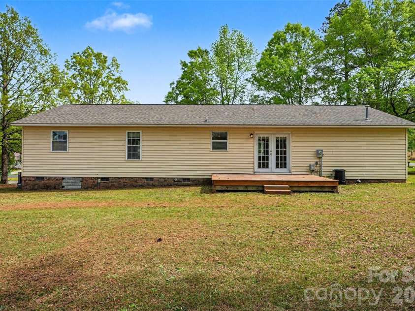 2716 Norfolk Road, Lancaster, SC 29720.  MLS# CAR4365825, YatesRealty ID 9550. 