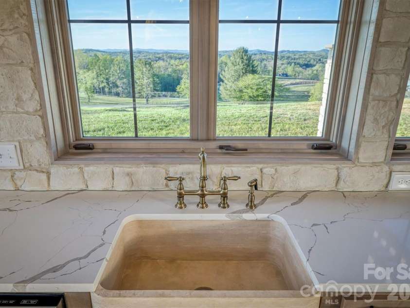 2013 Hitching Post Trail, Lenoir, NC 28645.  MLS# CAR4239009, YatesRealty ID 9552. 