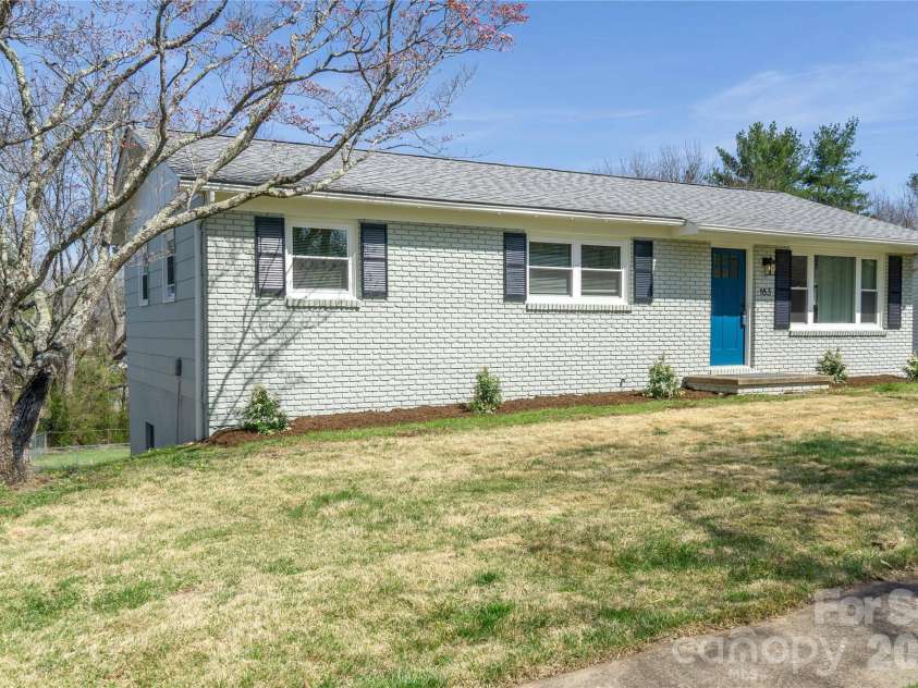 183 Mount Carmel Road, Asheville, NC 28806.  MLS# CAR4362057, YatesRealty ID 9553. 