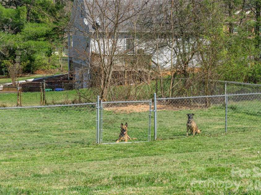 183 Mount Carmel Road, Asheville, NC 28806.  MLS# CAR4362057, YatesRealty ID 9553. 