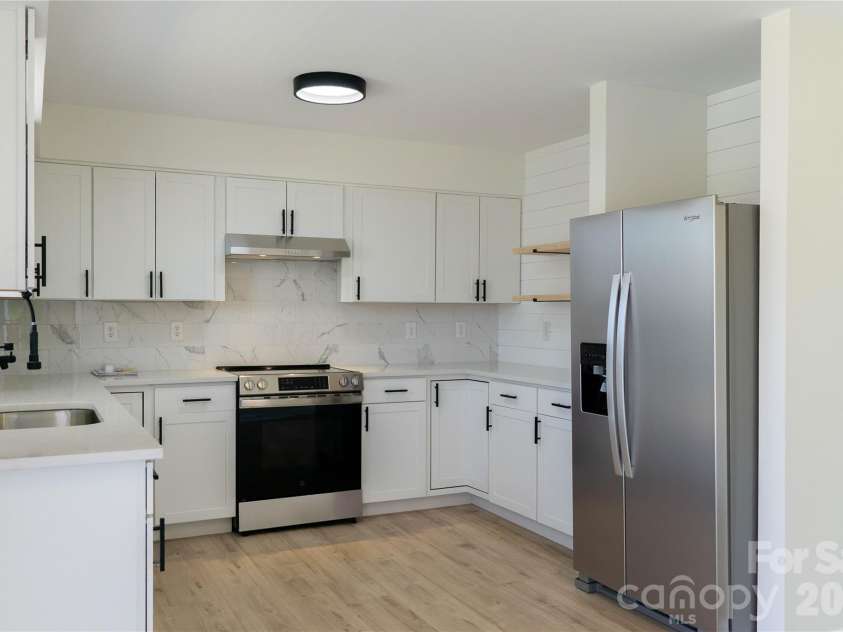 183 Mount Carmel Road, Asheville, NC 28806.  MLS# CAR4362057, YatesRealty ID 9553. 