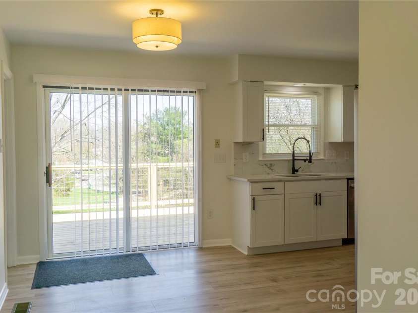 183 Mount Carmel Road, Asheville, NC 28806.  MLS# CAR4362057, YatesRealty ID 9553. 
