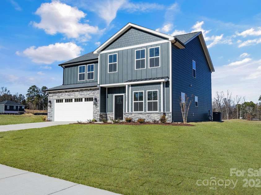 3025 Swallowtail Lane, Kannapolis, NC 28083.  MLS# CAR4211177, YatesRealty ID 9554. 
