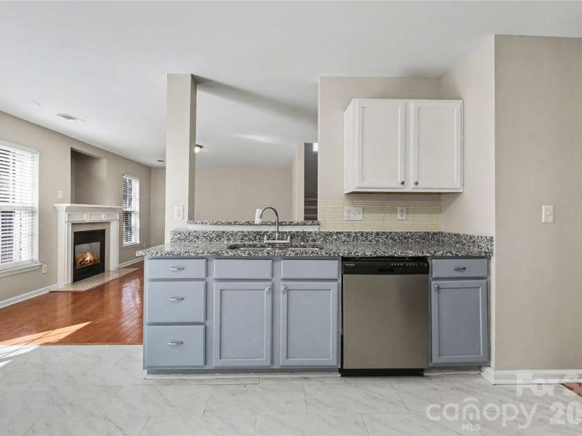 3810 Brookchase Lane, Charlotte, NC 28205.  MLS# CAR4347267, YatesRealty ID 9555. 
