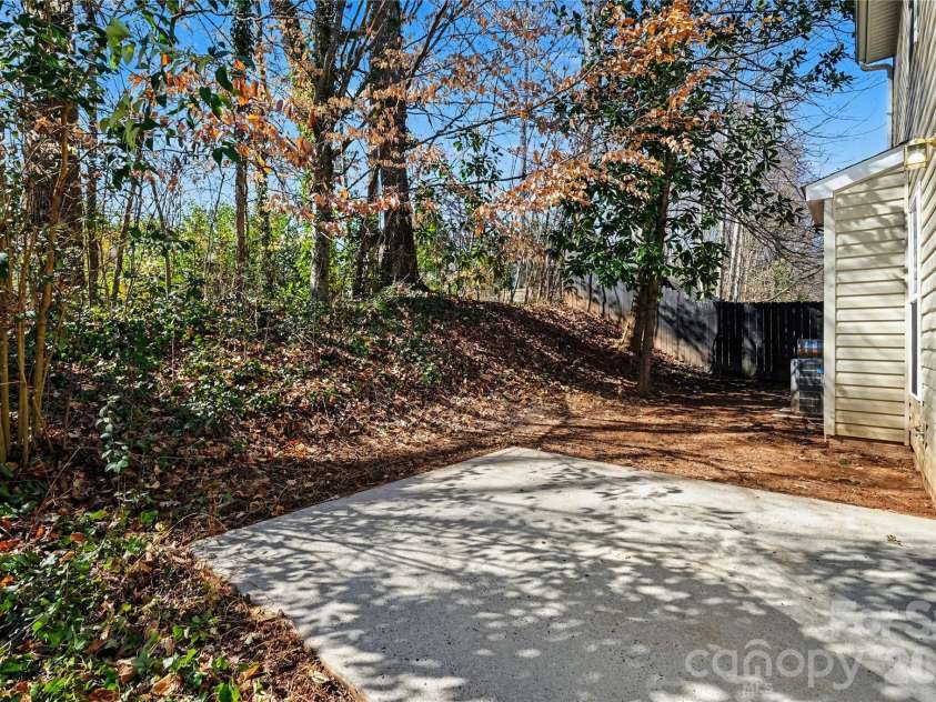 3810 Brookchase Lane, Charlotte, NC 28205.  MLS# CAR4347267, YatesRealty ID 9555. 