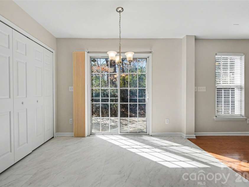 3810 Brookchase Lane, Charlotte, NC 28205.  MLS# CAR4347267, YatesRealty ID 9555. Dining Area