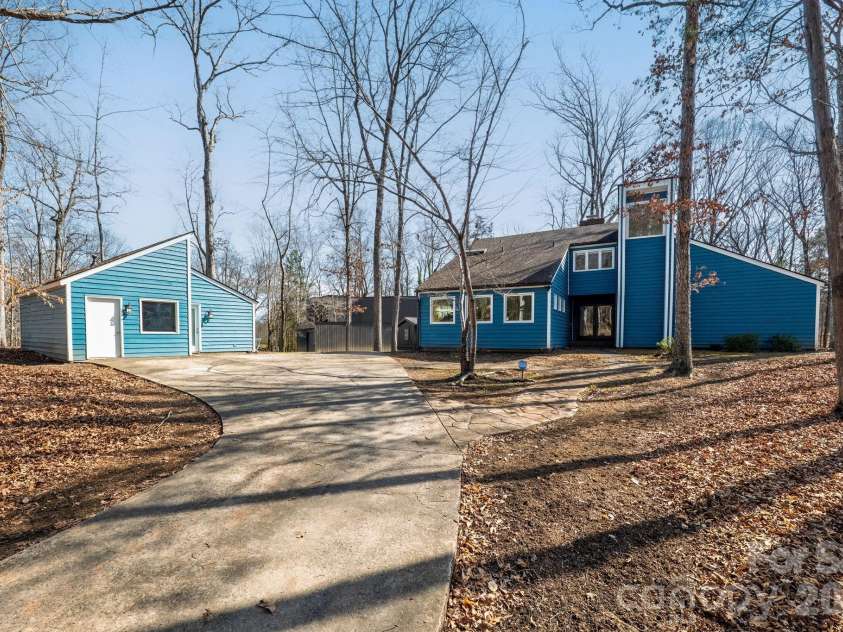 600 Boyce Road, Charlotte, NC 28211.  MLS# CAR4348806, YatesRealty ID 9558. 