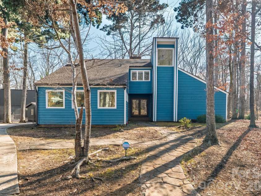 600 Boyce Road, Charlotte, NC 28211.  MLS# CAR4348806, YatesRealty ID 9558. 