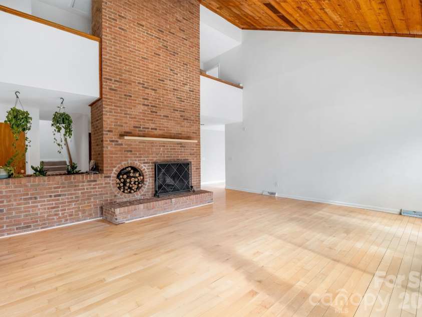 600 Boyce Road, Charlotte, NC 28211.  MLS# CAR4348806, YatesRealty ID 9558. 
