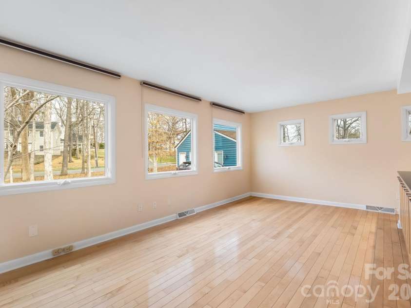 600 Boyce Road, Charlotte, NC 28211.  MLS# CAR4348806, YatesRealty ID 9558. 