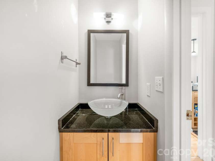 600 Boyce Road, Charlotte, NC 28211.  MLS# CAR4348806, YatesRealty ID 9558. 