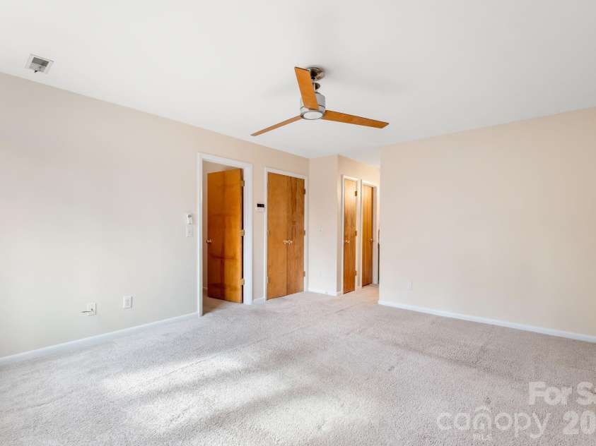 600 Boyce Road, Charlotte, NC 28211.  MLS# CAR4348806, YatesRealty ID 9558. 