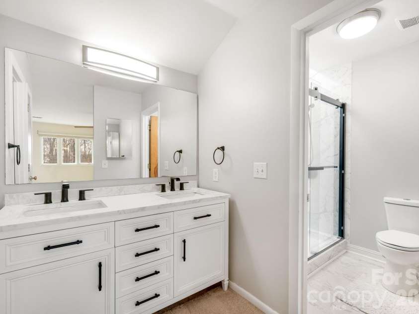 600 Boyce Road, Charlotte, NC 28211.  MLS# CAR4348806, YatesRealty ID 9558. 