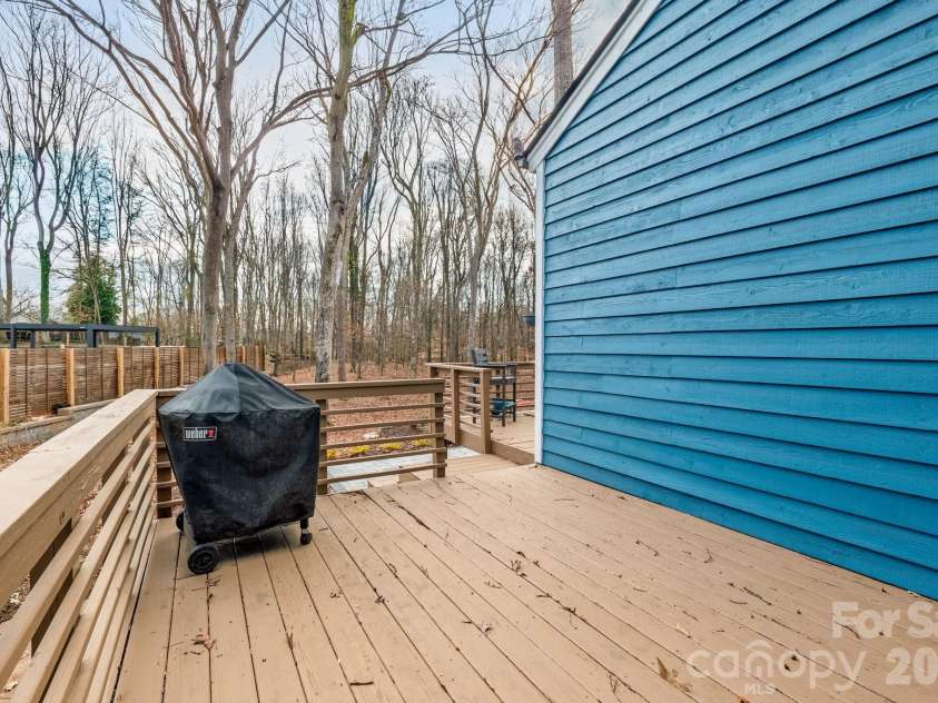 600 Boyce Road, Charlotte, NC 28211.  MLS# CAR4348806, YatesRealty ID 9558. 