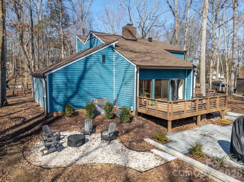 600 Boyce Road, Charlotte, NC 28211.  MLS# CAR4348806, YatesRealty ID 9558. 