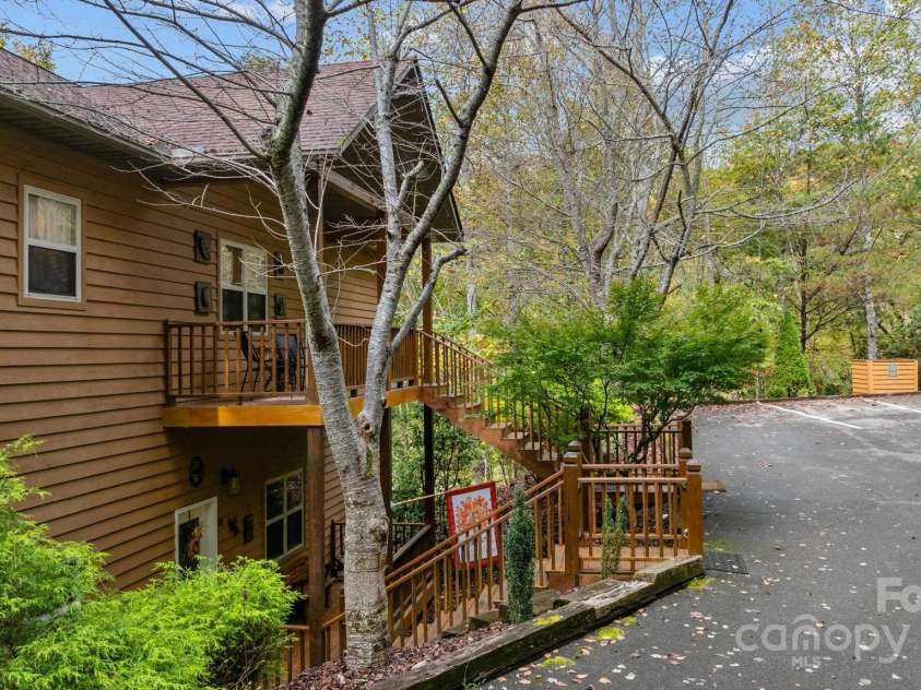 24 Pine Bluff Road, Whittier, NC 28789.  MLS# CAR4326429, YatesRealty ID 956. 