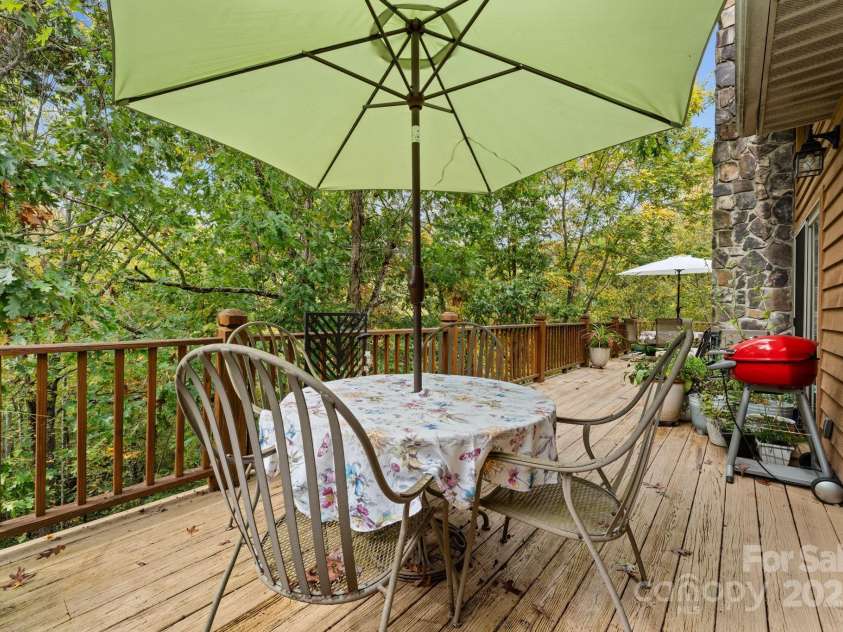 24 Pine Bluff Road, Whittier, NC 28789.  MLS# CAR4326429, YatesRealty ID 956. 