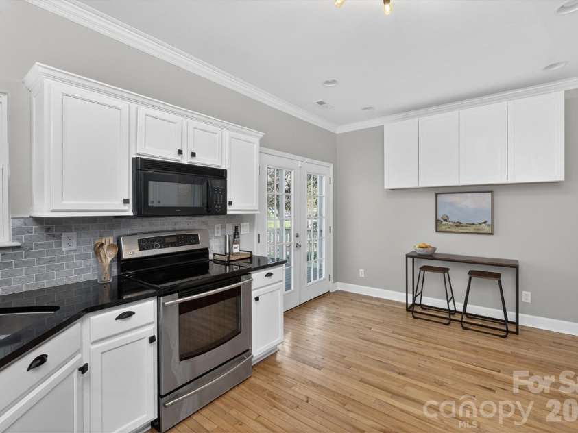 8900 Valewood Court, Charlotte, NC 28210.  MLS# CAR4361585, YatesRealty ID 9560. 