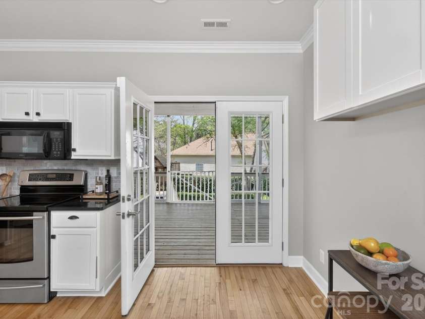 8900 Valewood Court, Charlotte, NC 28210.  MLS# CAR4361585, YatesRealty ID 9560. 