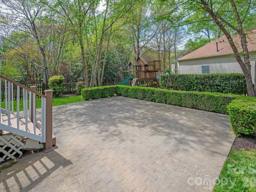 8900 Valewood Court, Charlotte, NC 28210.  MLS# CAR4361585, YatesRealty ID 9560. 