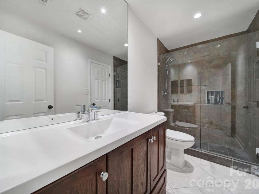 498 Glory Court, Fort Mill, SC 29715.  MLS# CAR4340447, YatesRealty ID 9561. 