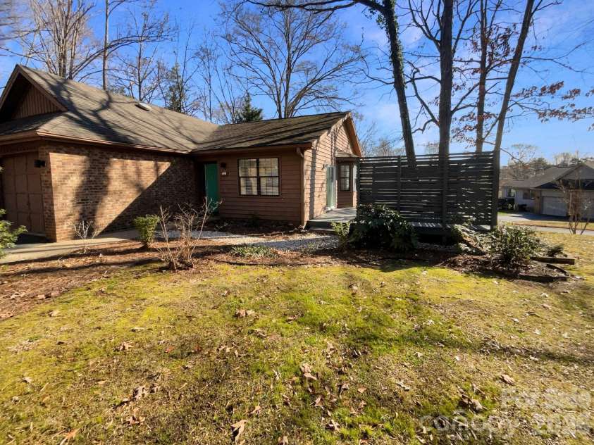 498 Glory Court, Fort Mill, SC 29715.  MLS# CAR4340447, YatesRealty ID 9561. 