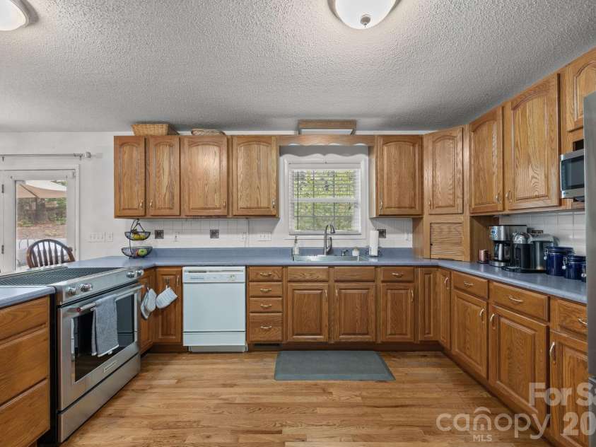 124 Lytle Cove Road, Swannanoa, NC 28778.  MLS# CAR4401736, YatesRealty ID 9562. 
