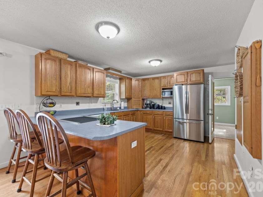 124 Lytle Cove Road, Swannanoa, NC 28778.  MLS# CAR4401736, YatesRealty ID 9562. 