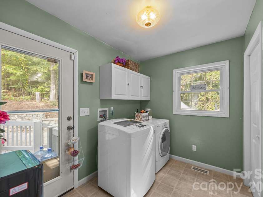 124 Lytle Cove Road, Swannanoa, NC 28778.  MLS# CAR4401736, YatesRealty ID 9562. 
