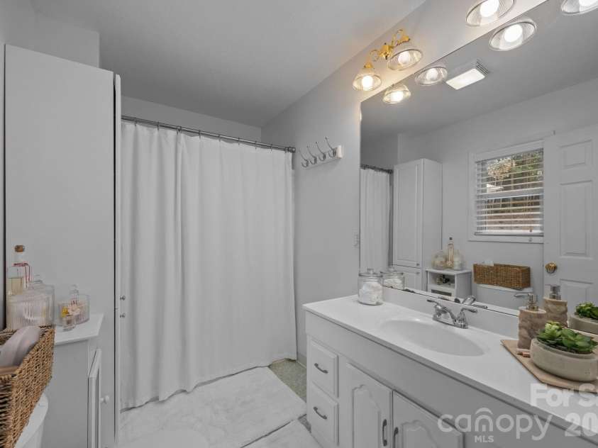 124 Lytle Cove Road, Swannanoa, NC 28778.  MLS# CAR4401736, YatesRealty ID 9562. 
