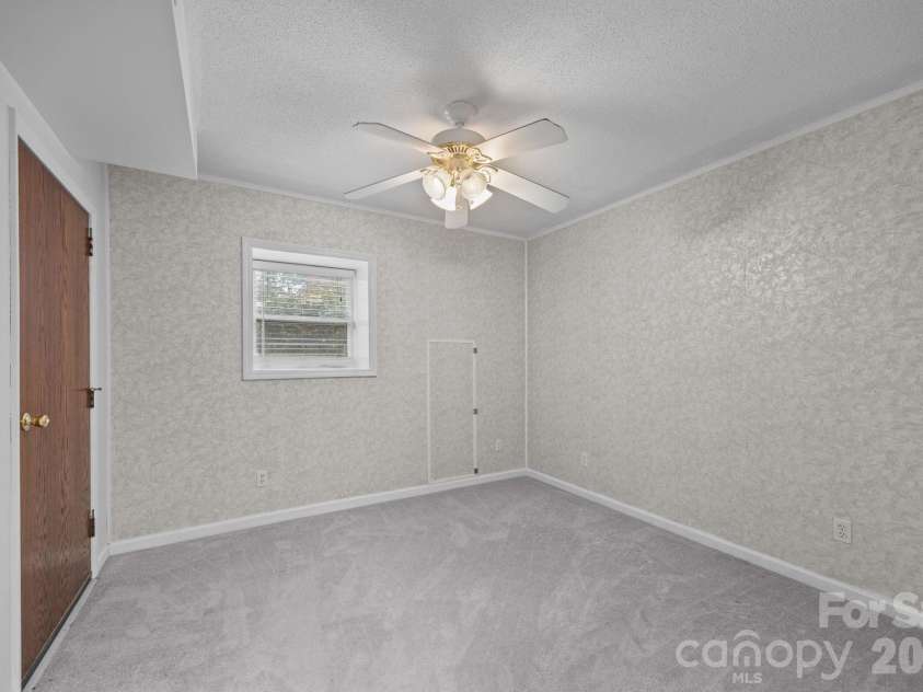 124 Lytle Cove Road, Swannanoa, NC 28778.  MLS# CAR4401736, YatesRealty ID 9562. 