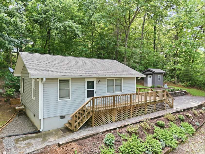124 Lytle Cove Road, Swannanoa, NC 28778.  MLS# CAR4401736, YatesRealty ID 9562. 