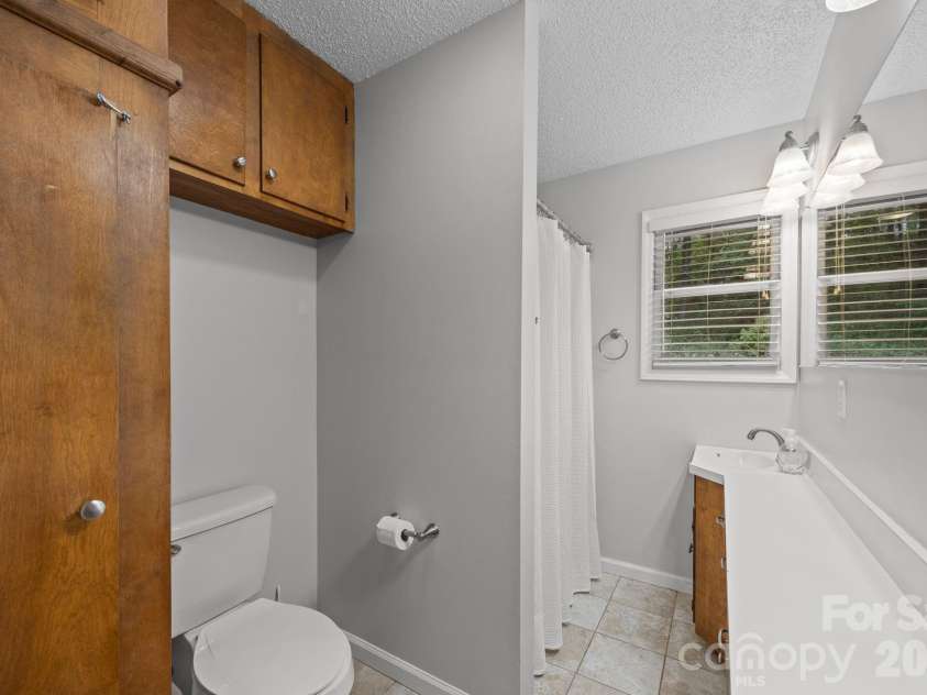 124 Lytle Cove Road, Swannanoa, NC 28778.  MLS# CAR4401736, YatesRealty ID 9562. 
