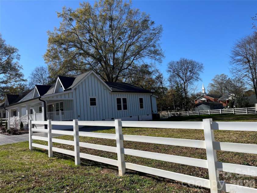 417 Boyte Street, Monroe, NC 28110.  MLS# CAR4321460, YatesRealty ID 9564. 