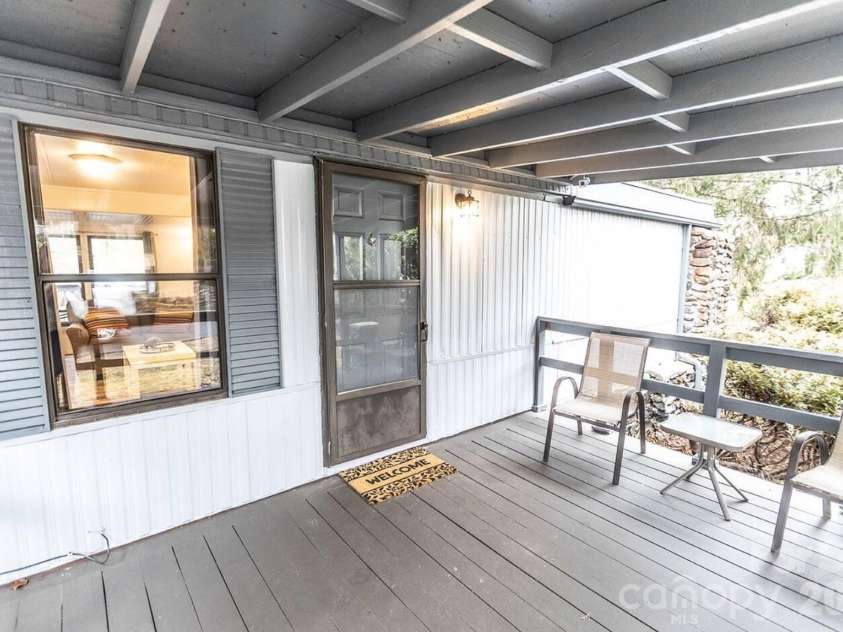 101 6th Street, Black Mountain, NC 28711.  MLS# CAR4357567, YatesRealty ID 9567. 