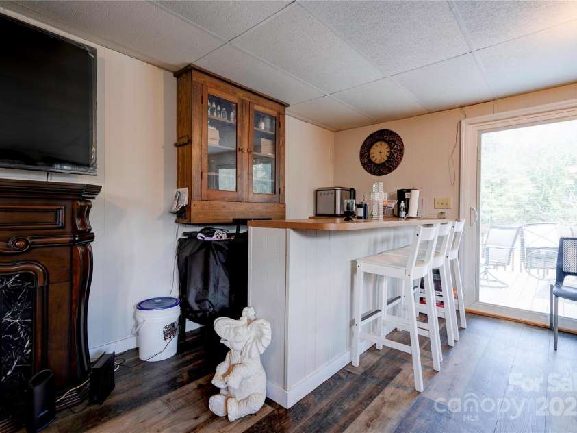 831 College Avenue, Shelby, NC 28152.  MLS# CAR4196918, YatesRealty ID 9567. 