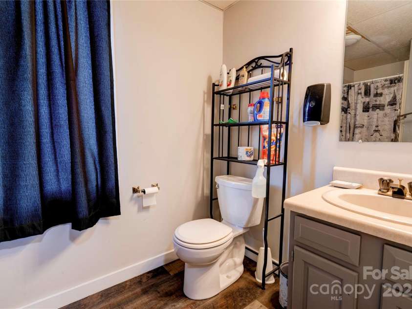 831 College Avenue, Shelby, NC 28152.  MLS# CAR4196918, YatesRealty ID 9567. 