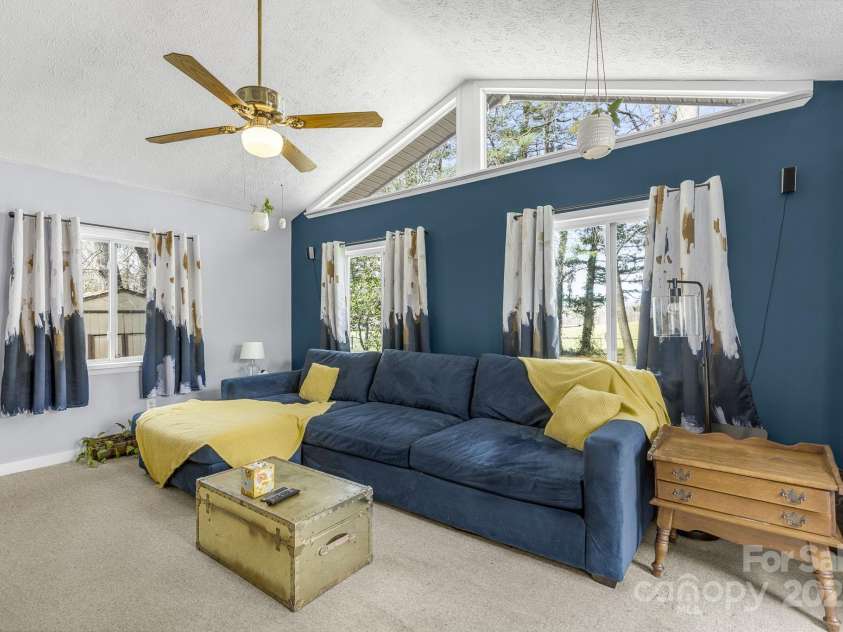 110 Cannon Drive, Hendersonville, NC 28792.  MLS# CAR4237899, YatesRealty ID 9568. 